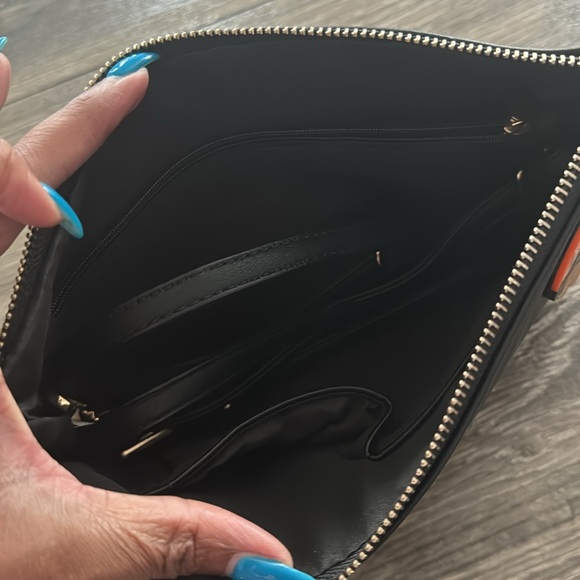 Black Bag - Picture 6 of 6